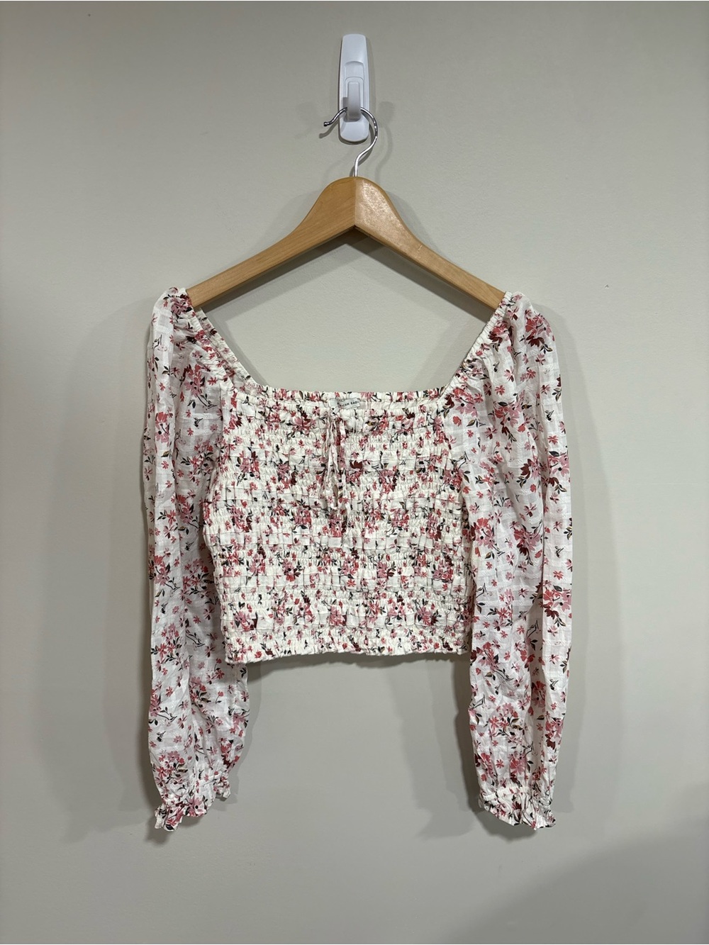 American Eagle Outfitters White Crop Top with Pink Floral Print